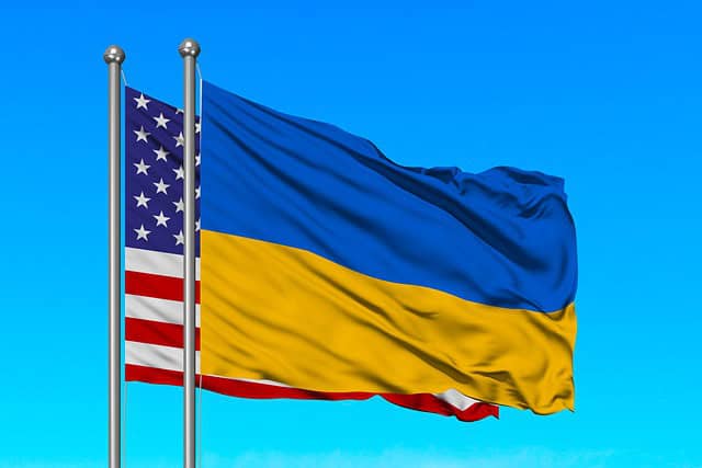 U.S. and Ukrainian flags representing Ukraine TPS updates from Arce Immigration Law